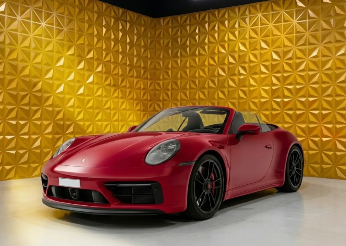 Rent Porsche 911 Carrera 4 GTS Cabriolet huren in Dubai