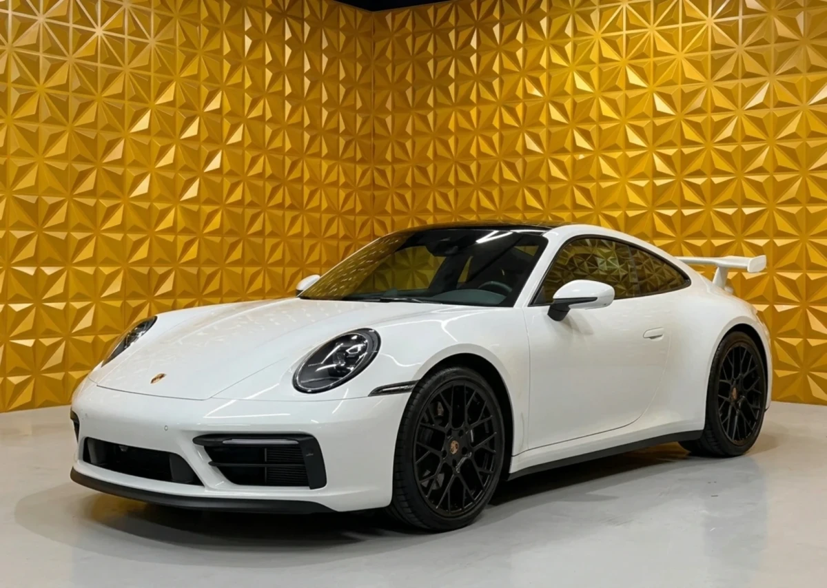 Rent Porsche Carrera 2025 huren in Dubai