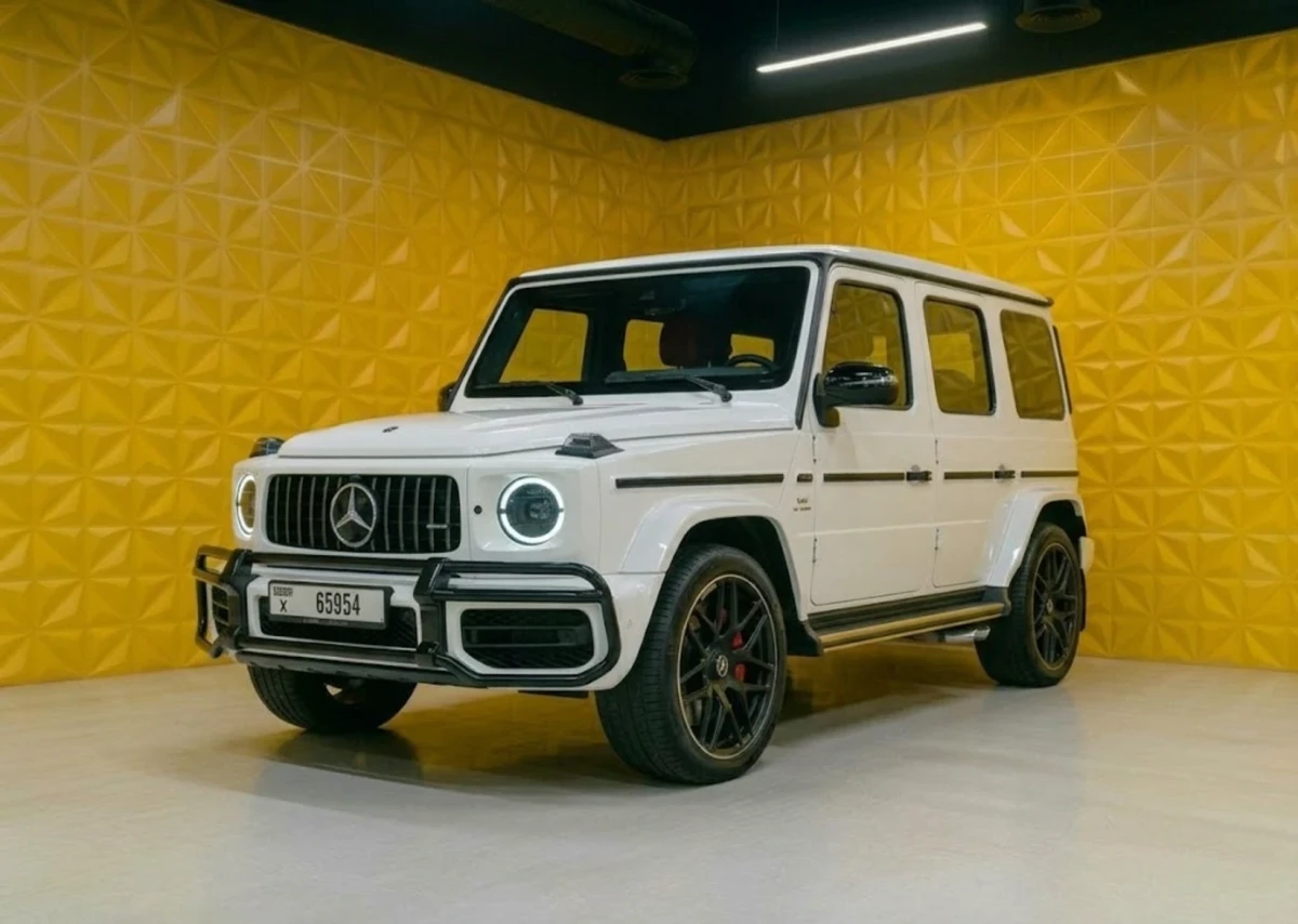 Mercedes Benz G63 2023 AMG White huren in Dubai