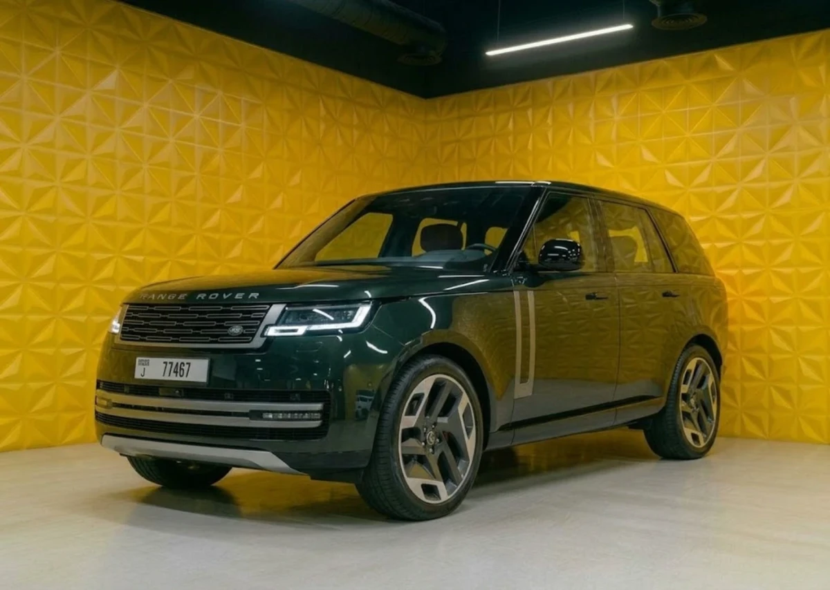 Rent Range Rover Vogue 2023 of vergelijkbaar huren in Dubai