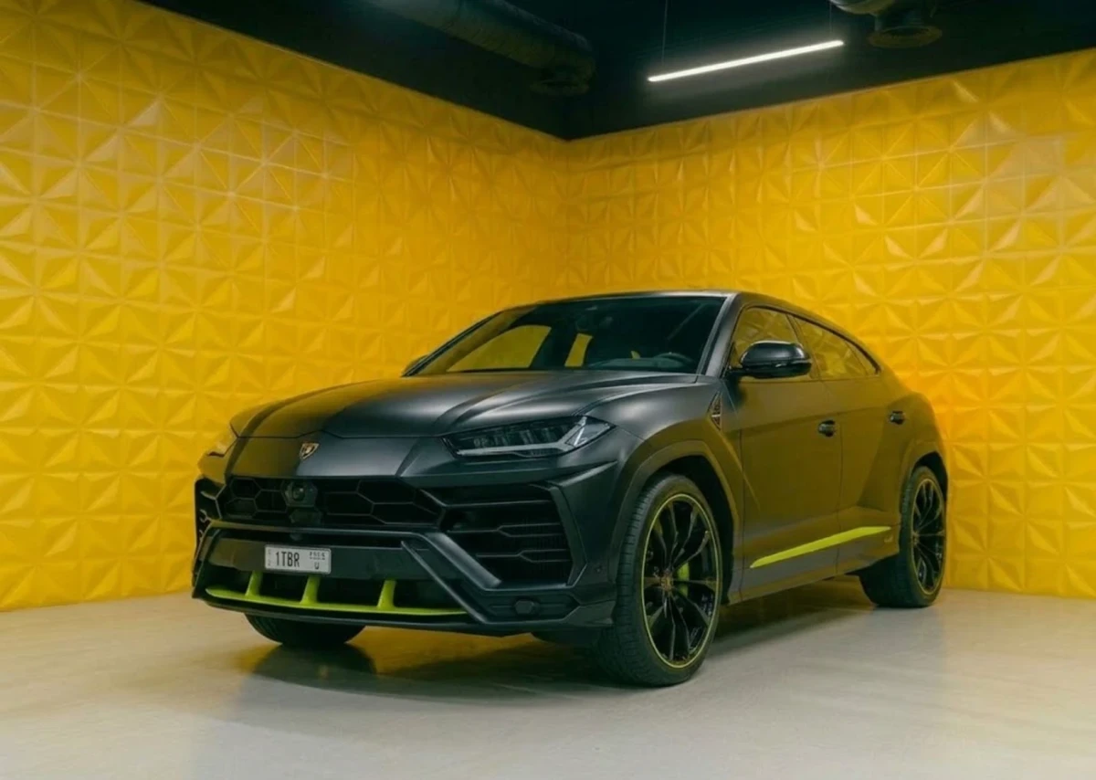Rent Lamborghini Urus 2022 of vergelijkbaar huren in Dubai