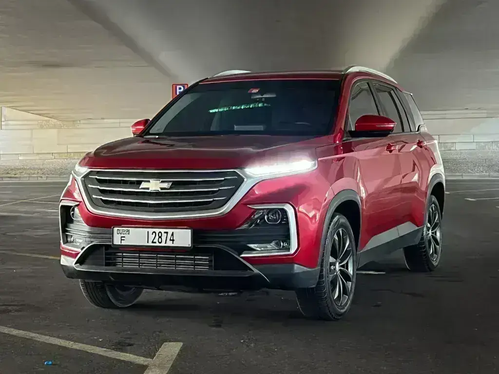 Rent Chevrolet Captiva 2023 Red برای اجاره در دبی